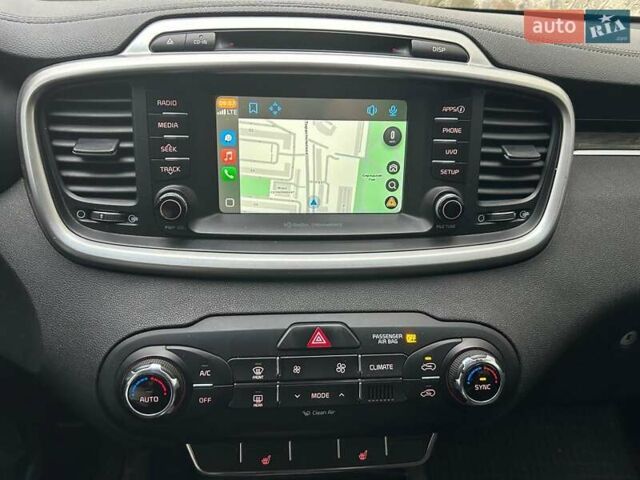 Черный Киа Соренто, объемом двигателя 2.36 л и пробегом 167 тыс. км за 14500 $, фото 12 на Automoto.ua