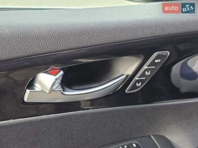 Чорний Кіа Соренто, об'ємом двигуна 2.2 л та пробігом 123 тис. км за 24950 $, фото 79 на Automoto.ua