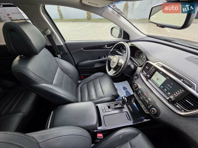 Чорний Кіа Соренто, об'ємом двигуна 2.2 л та пробігом 123 тис. км за 24950 $, фото 55 на Automoto.ua