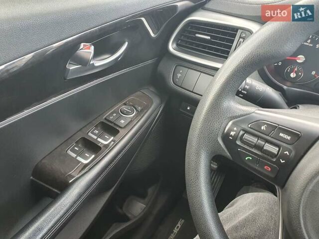 Чорний Кіа Соренто, об'ємом двигуна 3.34 л та пробігом 111 тис. км за 17000 $, фото 6 на Automoto.ua