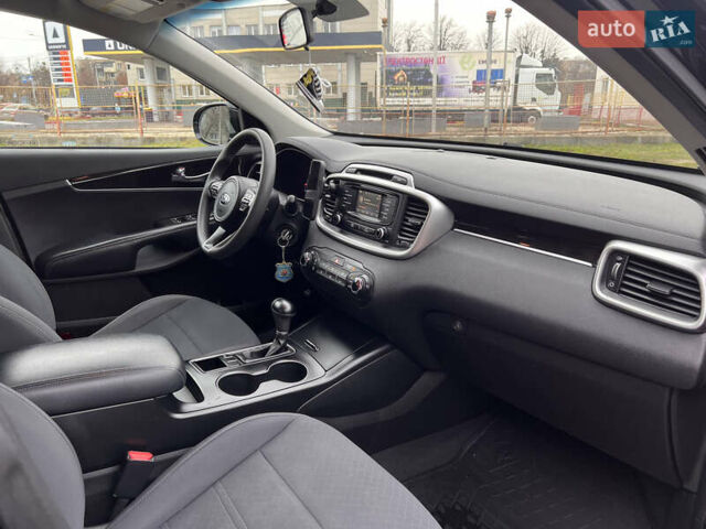 Черный Киа Соренто, объемом двигателя 2.4 л и пробегом 119 тыс. км за 16300 $, фото 6 на Automoto.ua