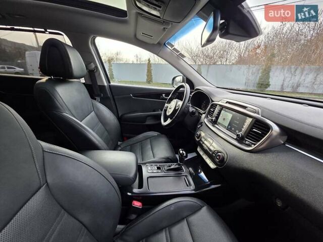 Чорний Кіа Соренто, об'ємом двигуна 2.2 л та пробігом 123 тис. км за 24950 $, фото 48 на Automoto.ua