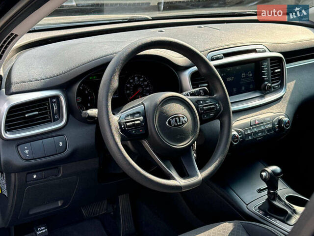 Черный Киа Соренто, объемом двигателя 2.4 л и пробегом 122 тыс. км за 20490 $, фото 18 на Automoto.ua