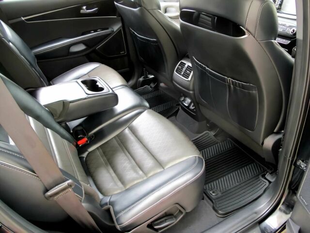 Чорний Кіа Соренто, об'ємом двигуна 3.3 л та пробігом 57 тис. км за 4000 $, фото 13 на Automoto.ua