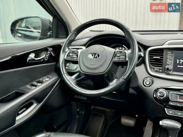Черный Киа Соренто, объемом двигателя 2.2 л и пробегом 165 тыс. км за 25700 $, фото 26 на Automoto.ua