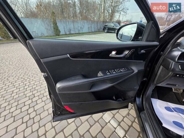 Чорний Кіа Соренто, об'ємом двигуна 2.2 л та пробігом 123 тис. км за 24950 $, фото 76 на Automoto.ua