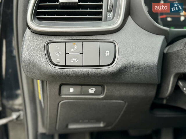 Черный Киа Соренто, объемом двигателя 2.2 л и пробегом 165 тыс. км за 25700 $, фото 29 на Automoto.ua