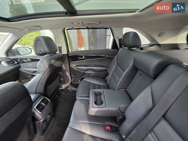 Чорний Кіа Соренто, об'ємом двигуна 2.2 л та пробігом 123 тис. км за 24950 $, фото 72 на Automoto.ua