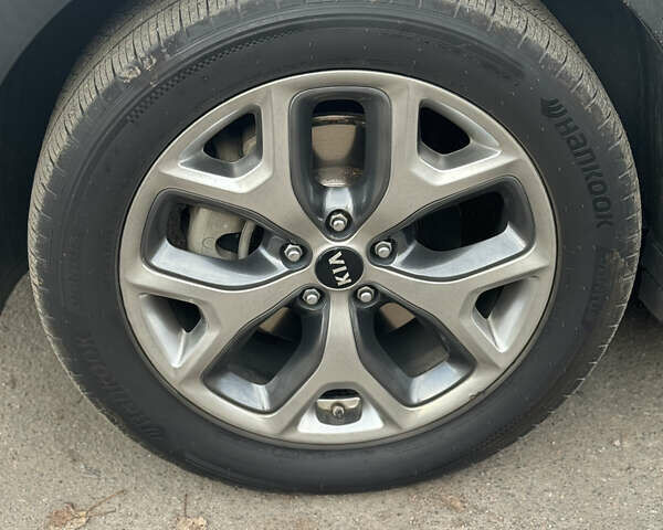 Чорний Кіа Соренто, об'ємом двигуна 2.2 л та пробігом 160 тис. км за 21599 $, фото 13 на Automoto.ua