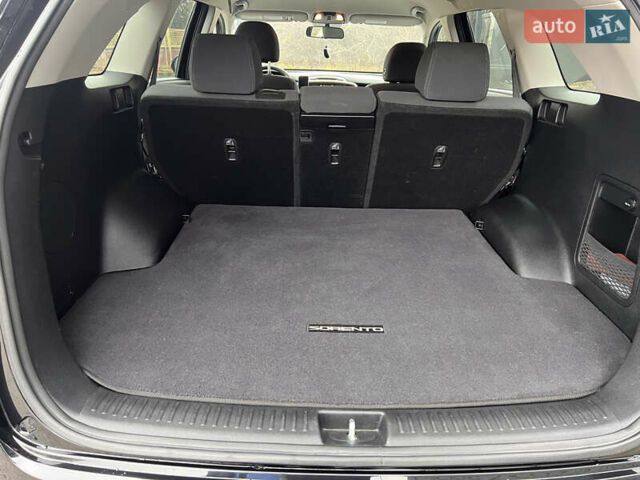 Черный Киа Соренто, объемом двигателя 2.4 л и пробегом 119 тыс. км за 16300 $, фото 8 на Automoto.ua