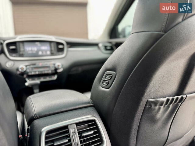 Черный Киа Соренто, объемом двигателя 2.2 л и пробегом 165 тыс. км за 25700 $, фото 23 на Automoto.ua