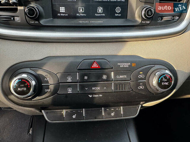 Черный Киа Соренто, объемом двигателя 2.4 л и пробегом 173 тыс. км за 16490 $, фото 18 на Automoto.ua