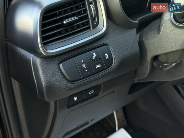 Черный Киа Соренто, объемом двигателя 2.2 л и пробегом 162 тыс. км за 24700 $, фото 15 на Automoto.ua