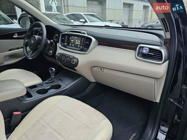 Черный Киа Соренто, объемом двигателя 0 л и пробегом 144 тыс. км за 16700 $, фото 12 на Automoto.ua