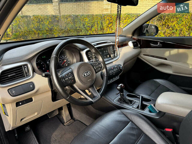 Черный Киа Соренто, объемом двигателя 2.4 л и пробегом 173 тыс. км за 16490 $, фото 11 на Automoto.ua