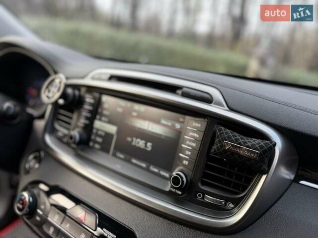 Чорний Кіа Соренто, об'ємом двигуна 2.2 л та пробігом 147 тис. км за 22700 $, фото 65 на Automoto.ua