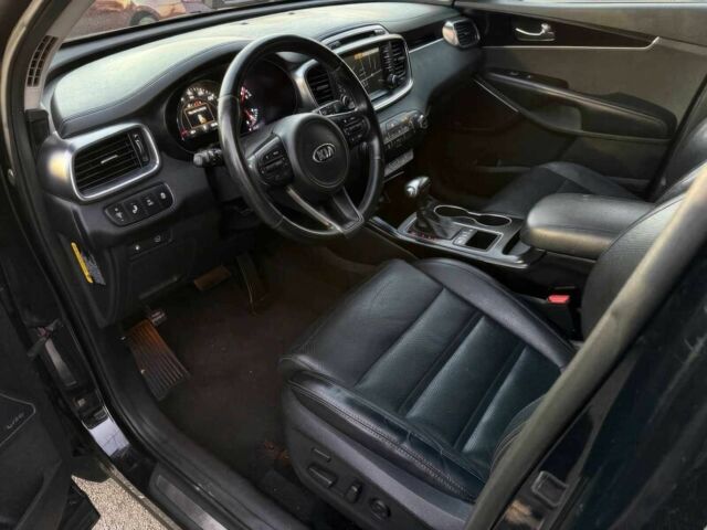 Черный Киа Соренто, объемом двигателя 3.3 л и пробегом 53 тыс. км за 12000 $, фото 6 на Automoto.ua