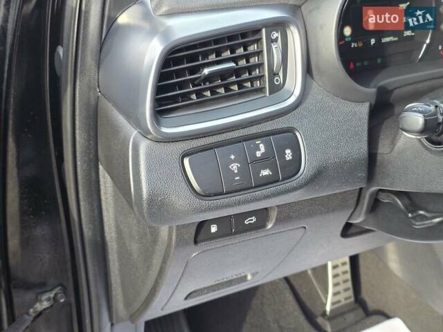 Чорний Кіа Соренто, об'ємом двигуна 2.2 л та пробігом 123 тис. км за 24950 $, фото 80 на Automoto.ua