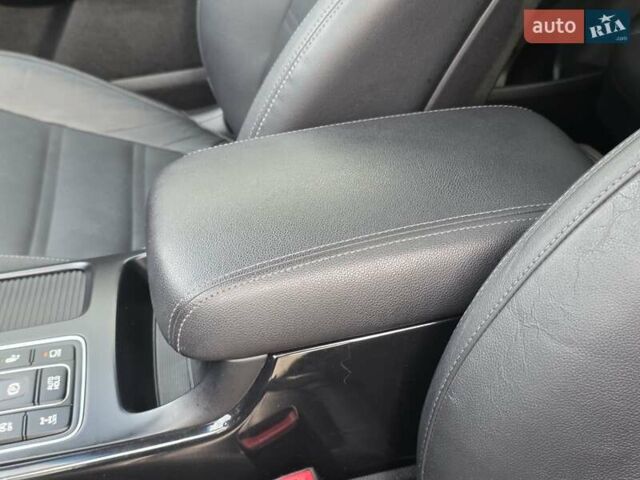 Чорний Кіа Соренто, об'ємом двигуна 2.2 л та пробігом 123 тис. км за 24950 $, фото 86 на Automoto.ua