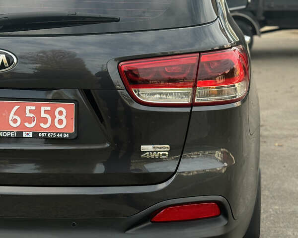 Чорний Кіа Соренто, об'ємом двигуна 2.2 л та пробігом 160 тис. км за 21599 $, фото 12 на Automoto.ua