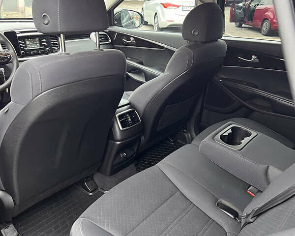 Черный Киа Соренто, объемом двигателя 2.4 л и пробегом 119 тыс. км за 16300 $, фото 14 на Automoto.ua