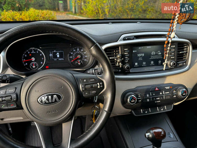 Черный Киа Соренто, объемом двигателя 2.4 л и пробегом 173 тыс. км за 16490 $, фото 21 на Automoto.ua