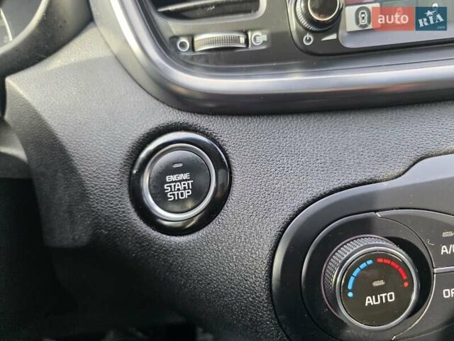 Чорний Кіа Соренто, об'ємом двигуна 2.2 л та пробігом 123 тис. км за 24950 $, фото 89 на Automoto.ua