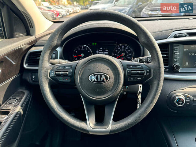 Черный Киа Соренто, объемом двигателя 2.4 л и пробегом 122 тыс. км за 20490 $, фото 26 на Automoto.ua