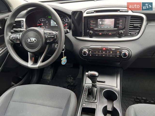 Черный Киа Соренто, объемом двигателя 2.4 л и пробегом 119 тыс. км за 16300 $, фото 9 на Automoto.ua