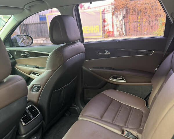 Чорний Кіа Соренто, об'ємом двигуна 2.2 л та пробігом 160 тис. км за 21599 $, фото 17 на Automoto.ua