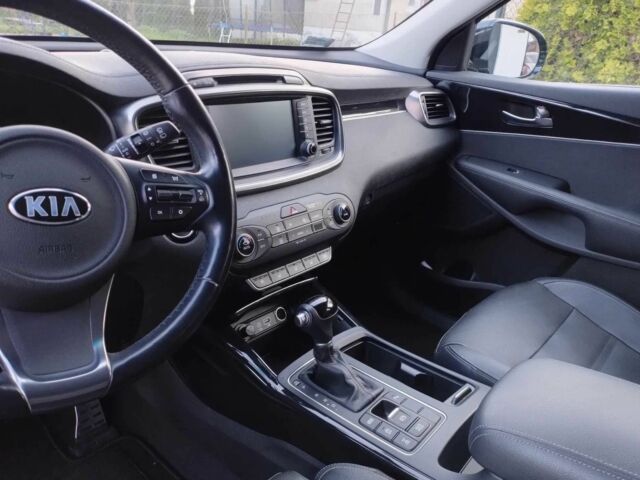 Киа Соренто 2017 в Сумах на Automoto.ua Черный Киа Соренто, объемом двигателя 2 л и пробегом 88 тыс. км за 24000 $, фото 6 на Automoto.ua
