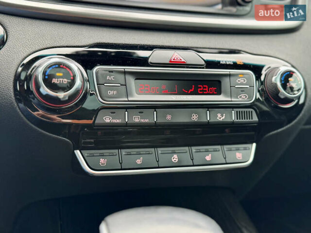 Черный Киа Соренто, объемом двигателя 2.2 л и пробегом 165 тыс. км за 25700 $, фото 32 на Automoto.ua