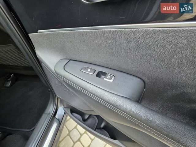 Чорний Кіа Соренто, об'ємом двигуна 2.2 л та пробігом 123 тис. км за 24950 $, фото 61 на Automoto.ua