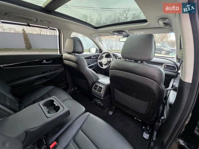 Чорний Кіа Соренто, об'ємом двигуна 2.2 л та пробігом 123 тис. км за 24950 $, фото 62 на Automoto.ua