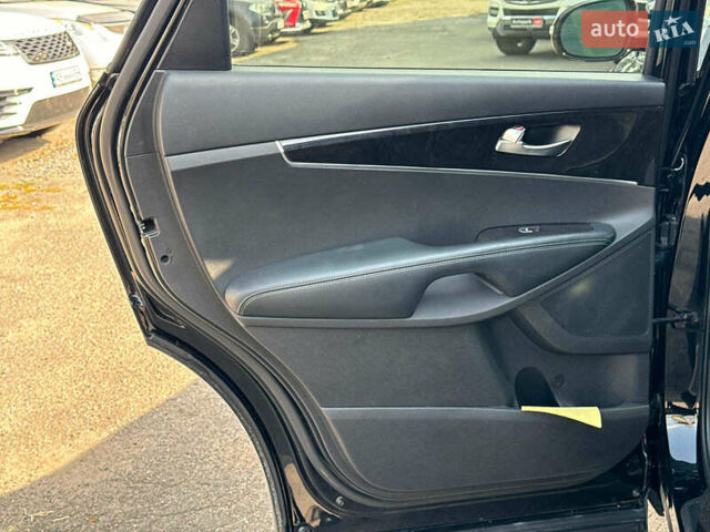 Черный Киа Соренто, объемом двигателя 2.4 л и пробегом 122 тыс. км за 20490 $, фото 17 на Automoto.ua