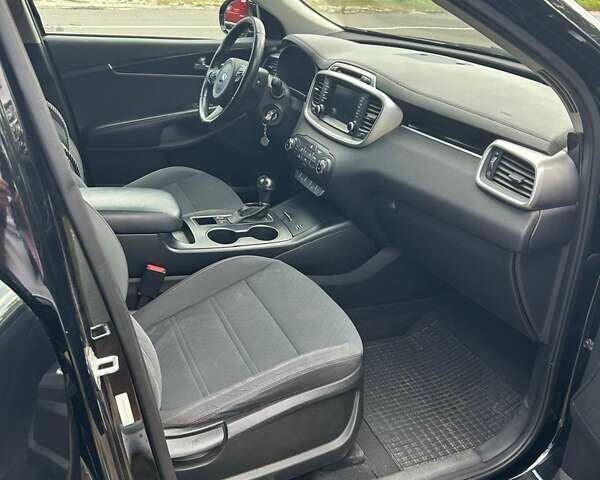 Черный Киа Соренто, объемом двигателя 2.36 л и пробегом 167 тыс. км за 14500 $, фото 7 на Automoto.ua