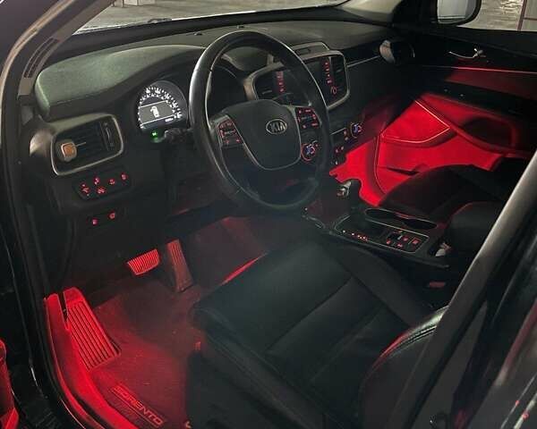 Черный Киа Соренто, объемом двигателя 3.3 л и пробегом 91 тыс. км за 18000 $, фото 19 на Automoto.ua