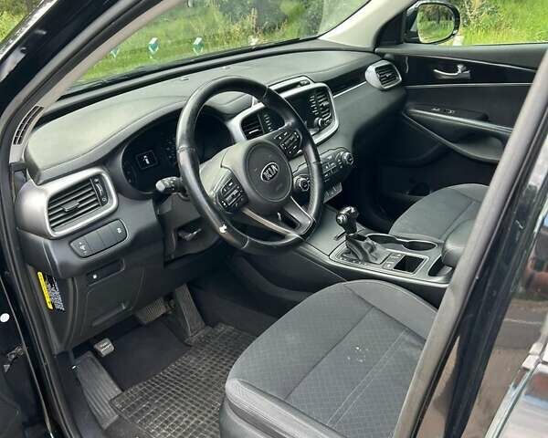 Черный Киа Соренто, объемом двигателя 2.36 л и пробегом 167 тыс. км за 14500 $, фото 9 на Automoto.ua