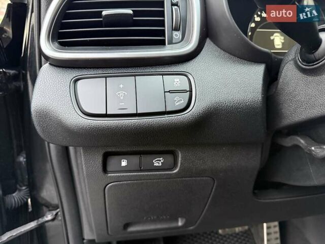 Кіа Соренто 2018 у Вінниці на Automoto.ua Чорний Кіа Соренто, об'ємом двигуна 2.2 л та пробігом 117 тис. км за 24800 $, фото 47 на Automoto.ua