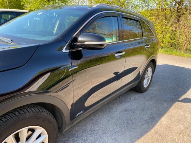 Чорний Кіа Соренто, об'ємом двигуна 2.4 л та пробігом 110 тис. км за 19000 $, фото 9 на Automoto.ua