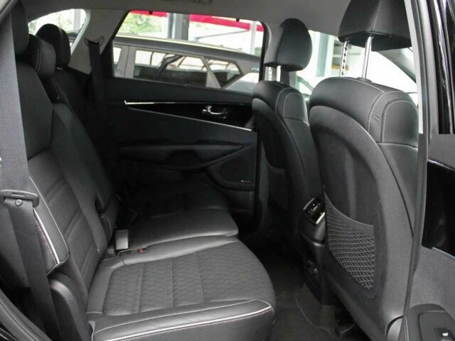 Чорний Кіа Соренто, об'ємом двигуна 2.2 л та пробігом 74 тис. км за 17700 $, фото 5 на Automoto.ua