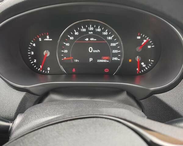 Черный Киа Соренто, объемом двигателя 2.2 л и пробегом 226 тыс. км за 21500 $, фото 10 на Automoto.ua