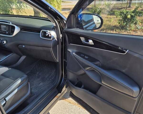 Чорний Кіа Соренто, об'ємом двигуна 2.4 л та пробігом 160 тис. км за 16100 $, фото 7 на Automoto.ua