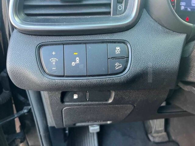 Черный Киа Соренто, объемом двигателя 2 л и пробегом 52 тыс. км за 18547 $, фото 17 на Automoto.ua