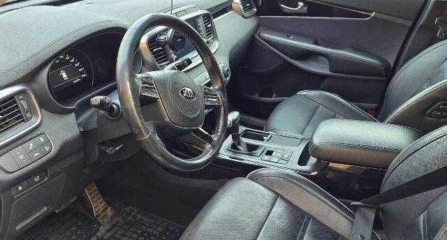 Чорний Кіа Соренто, об'ємом двигуна 2.2 л та пробігом 176 тис. км за 10800 $, фото 4 на Automoto.ua