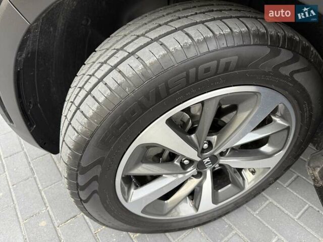 Кіа Соренто 2018 у Вінниці на Automoto.ua Чорний Кіа Соренто, об'ємом двигуна 2.2 л та пробігом 117 тис. км за 24800 $, фото 35 на Automoto.ua