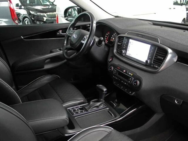 Чорний Кіа Соренто, об'ємом двигуна 2.2 л та пробігом 74 тис. км за 17700 $, фото 6 на Automoto.ua