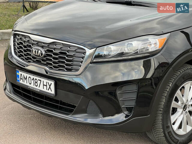 Черный Киа Соренто, объемом двигателя 2.36 л и пробегом 100 тыс. км за 16850 $, фото 13 на Automoto.ua