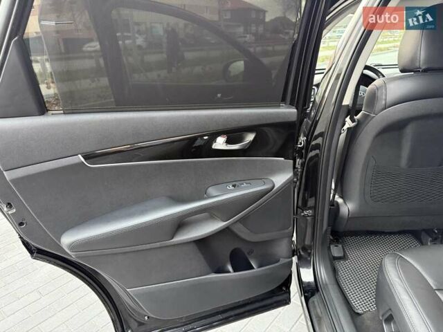 Кіа Соренто 2018 у Вінниці на Automoto.ua Чорний Кіа Соренто, об'ємом двигуна 2.2 л та пробігом 117 тис. км за 24800 $, фото 64 на Automoto.ua