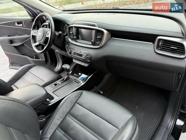 Кіа Соренто 2018 у Вінниці на Automoto.ua Чорний Кіа Соренто, об'ємом двигуна 2.2 л та пробігом 117 тис. км за 24800 $, фото 48 на Automoto.ua